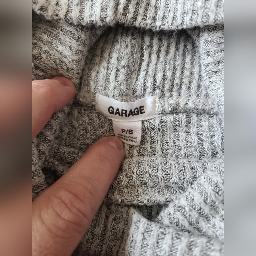 GARAGE RIBBED | CROP TURTLENECK | SIZE P/S - Picture 4 of 14